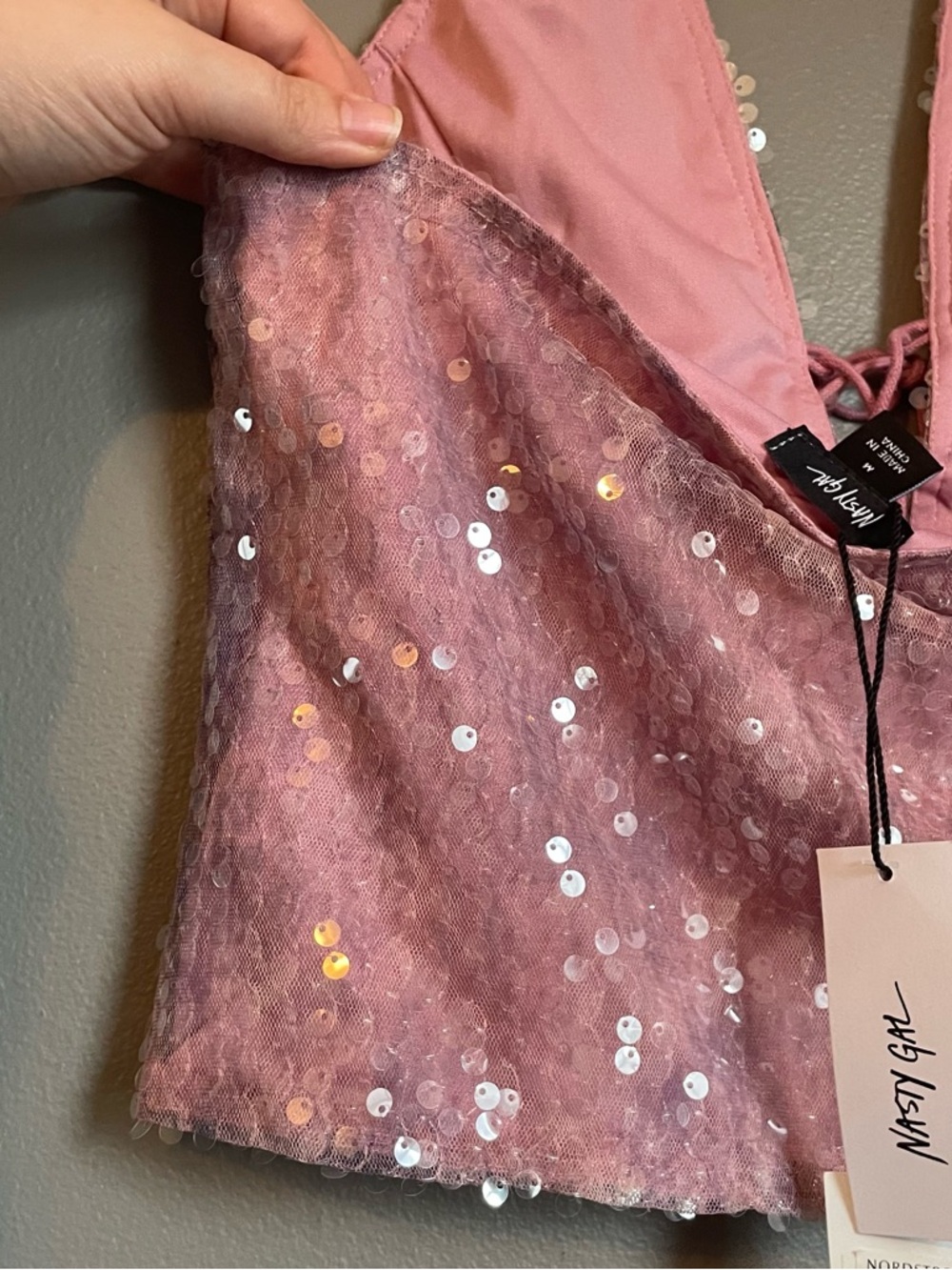 NWT Nasty Gal Sz Medium Women’s Pink Sequin Tie Front Blouse Halter Top Ret $56! - Picture 10 of 10